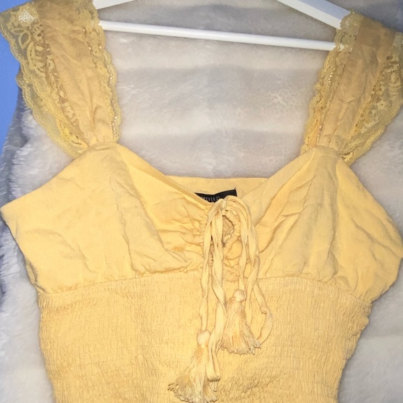 Multiple crop tops with front tie - Picture 3 of 8